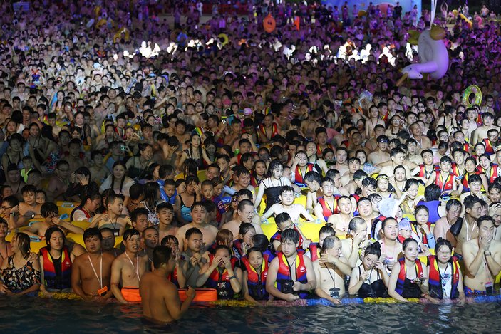 Çin basını, Vuhan'daki havuz partisini savundu