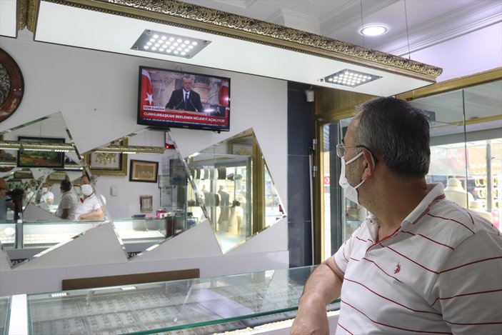 Vatandaşlar, Cumhurbaşkanı Erdoğan'ın 'müjde' açıklamasını ilgiyle izledi
