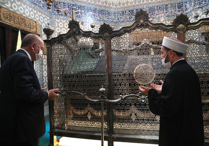 Cumhurbaşkanı Erdoğan Eyüpsultan Camii'nde