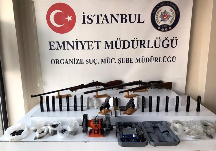 İstanbul'da silah kaçakçılığı operasyonunda yabani hayvanlar ele geçirildi