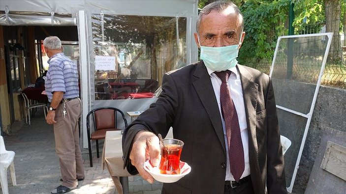 Paris'te 42 yıllık terzilikten sonra Konya'da takım elbiseyle kahve işletiyor