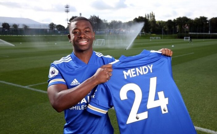 Leicester City, Mendy ile sözleşme imzaladı