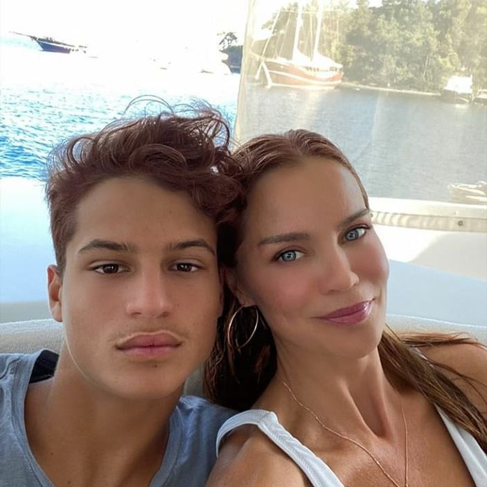 Ebru Şallı: Hayata tutunmaya çalışıyorum