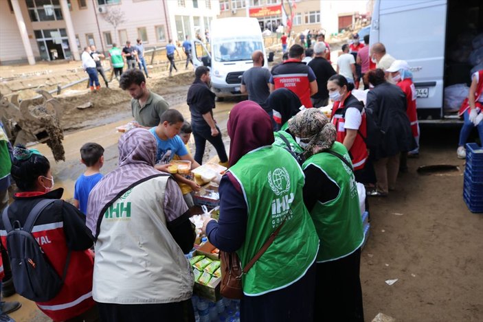 Giresun’daki sel felaketi sonrası İHH yardıma koştu