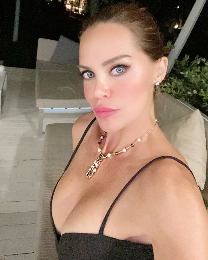 Ebru Şallı: Hayata tutunmaya çalışıyorum