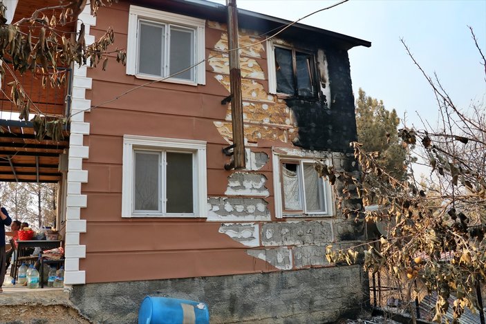 Adana'da evleri yanan vatandaşlar için 1 milyon TL aktarılacak