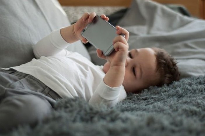Ailelere dijital bağımlılık uyarısı: Çocuğunuzla geleneksel oyunlar oynayın