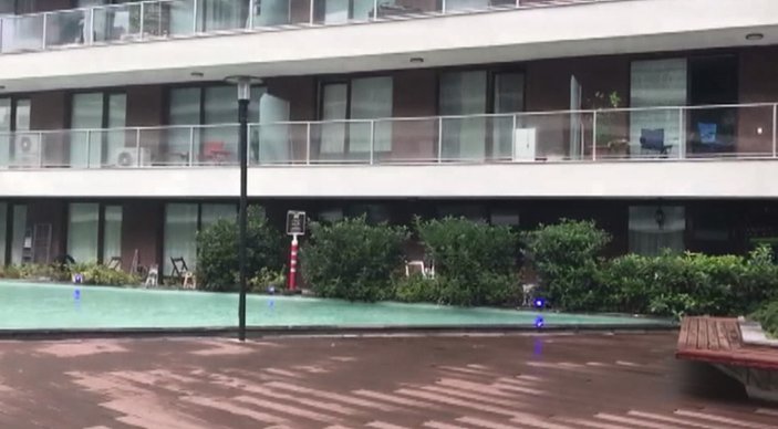 Esenyurt'ta bir kişi 11’inci kattan havuza düşerek öldü