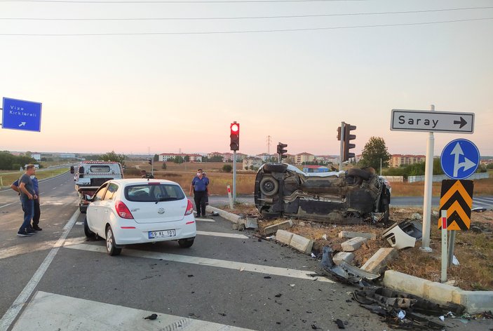 Tekirdağ'da kırmızı ışık ihlali kazaya neden oldu: 2 yaralı