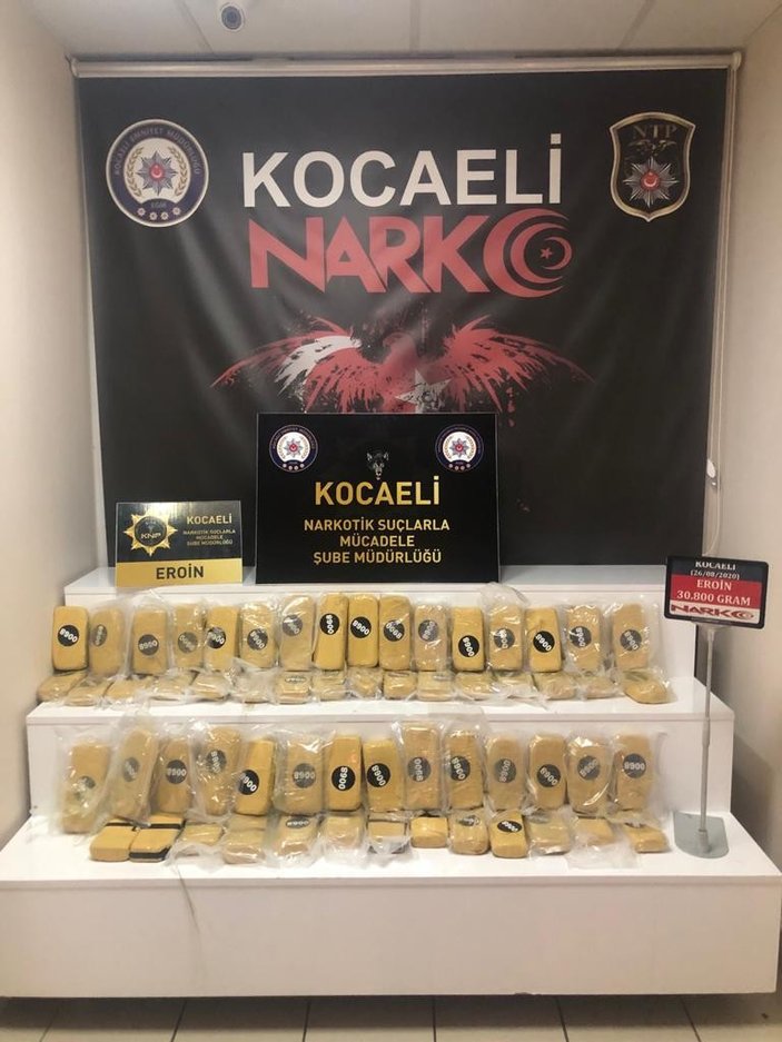 Kocaeli'de yolcu otobüsünden 30 kilo 800 gram eroin çıktı