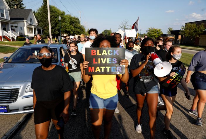 ABD polisinin barışçıl protestolarda yaptığı tutuklamalar tepki çekti