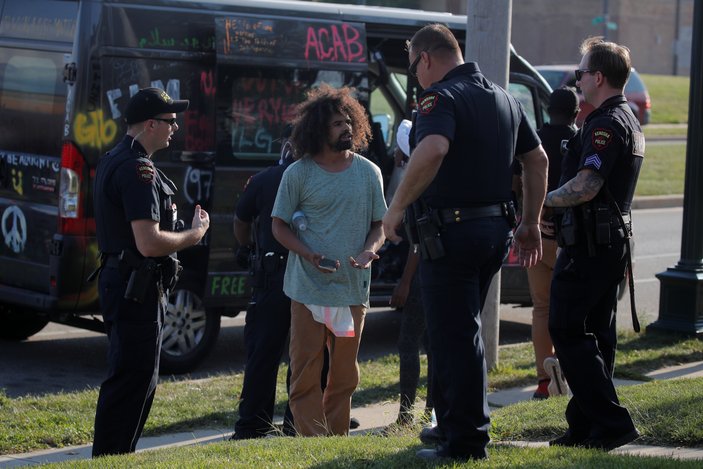 ABD polisinin barışçıl protestolarda yaptığı tutuklamalar tepki çekti