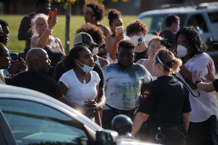 ABD polisinin barışçıl protestolarda yaptığı tutuklamalar tepki çekti