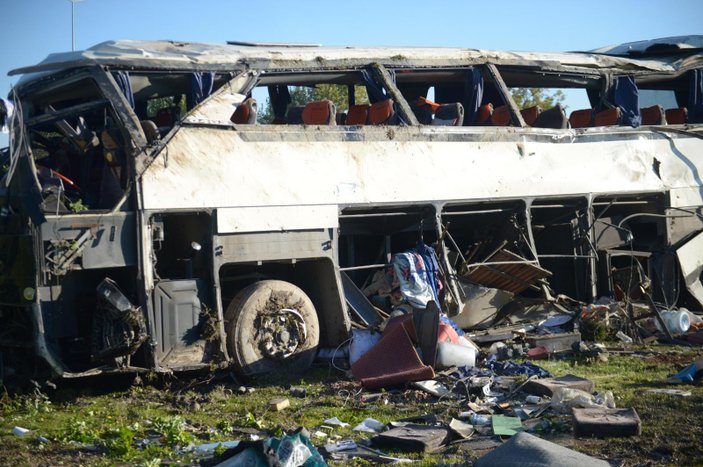 Eskişehir’de fabrika işçilerini taşıyan otobüs devrildi: 2 ölü
