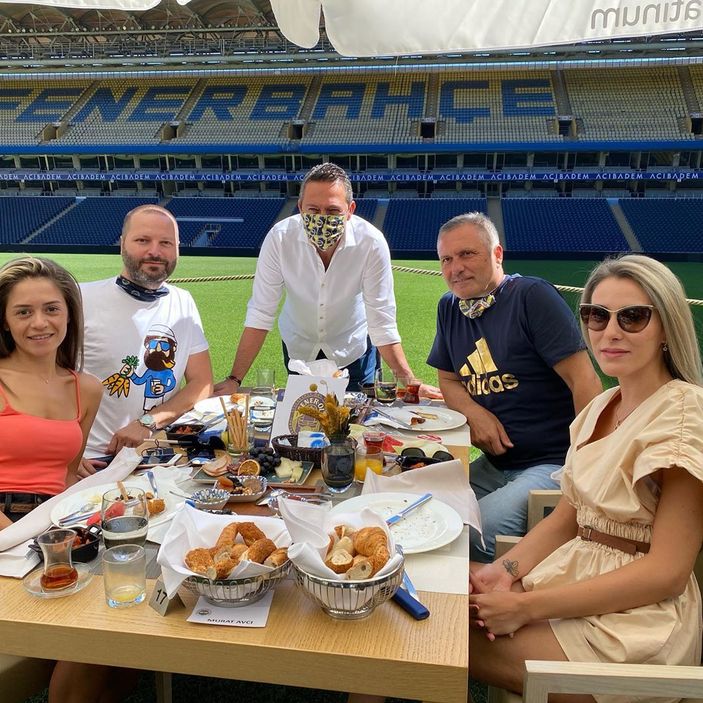 Ali Koç statta kahvaltı yaptı