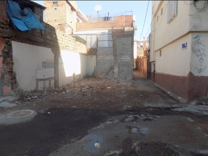 Diyarbakır Bağlar'da metruk binalar yıkıldı