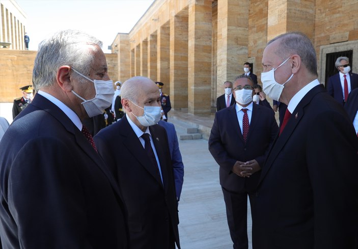 Cumhurbaşkanı Recep Tayyip Erdoğan Anıtkabir'de