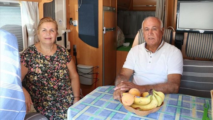 Çeliköz çifti, 32 yıldır karavanlarıyla Avrupa'yı geziyor