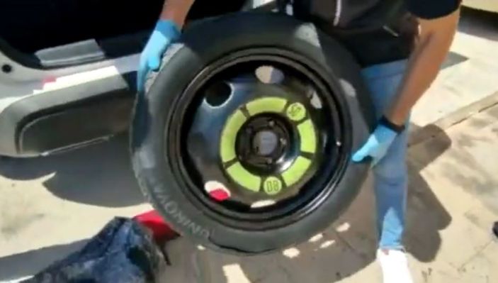 i Erzurum'dan Antalya'ya giden uyuşturucuyu narkotik köpeği buldu