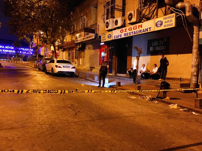 i Beyoğlu'nda bir iş yeri ve araca silahlı saldırı düzenlendi
