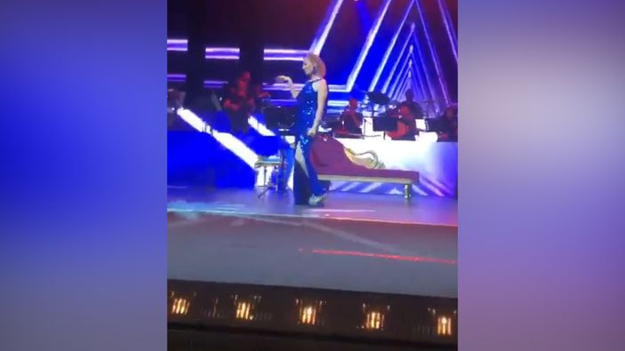 Tuvana Türkay’dan dans şov