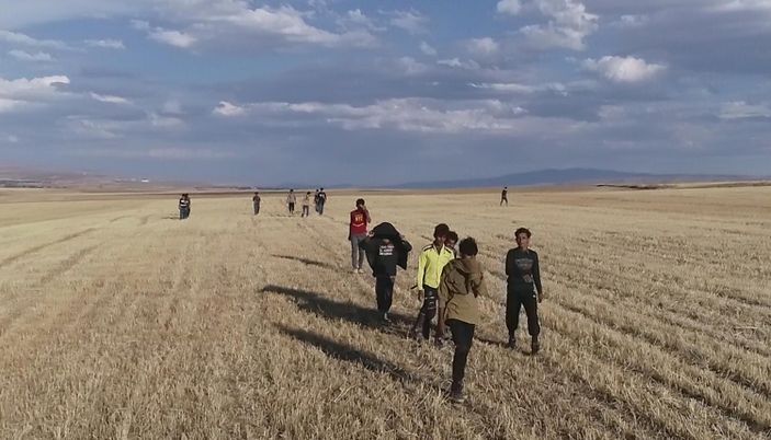 d Erzurum'da kaçak göçmenlerin umuda yolculuğu