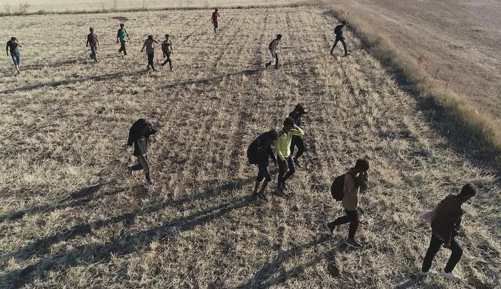 d Erzurum'da kaçak göçmenlerin umuda yolculuğu
