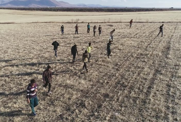 d Erzurum'da kaçak göçmenlerin umuda yolculuğu
