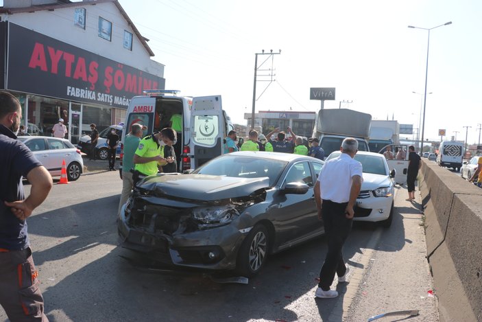 Kocaeli'de 11 araç birbirine girdi