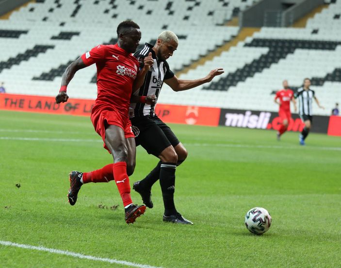 Beşiktaş, Sivasspor'a maçı son dakikada verdi