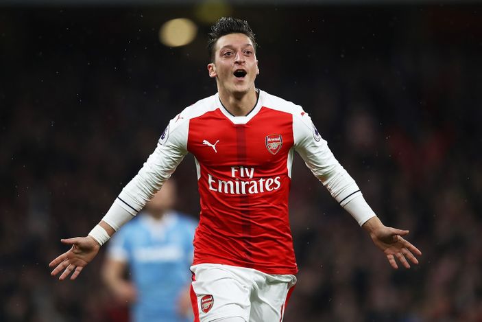 Al Nassr, Mesut Özil'in peşinde