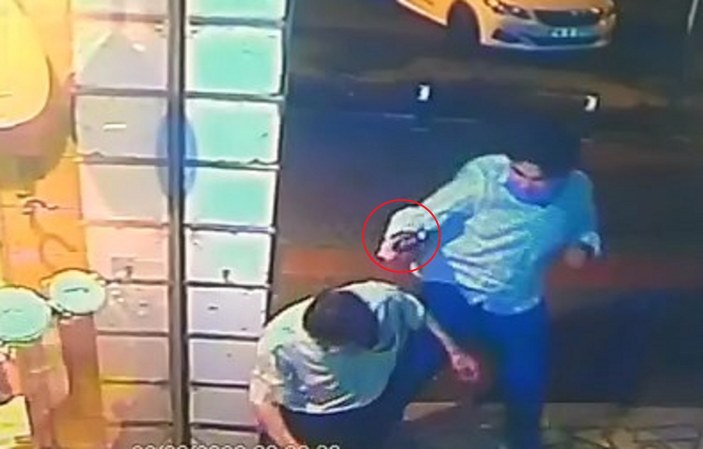 Bursa'da, kız arkadaşına eli dokunan adamı öldürdü