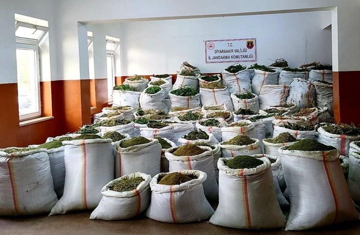 Diyarbakır'da Lice kırsalında bin 418 kilo esrar ele geçirildi
