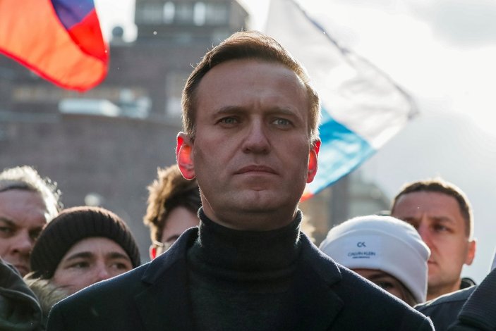 Merkel'den Navalny açıklaması: Rusya bazı soruları yanıtlamalı