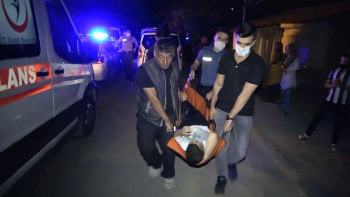 Sultangazi'de saldırıya uğrayan genci devriye gezen polis buldu