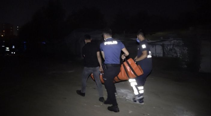 Sultangazi'de saldırıya uğrayan genci devriye gezen polis buldu