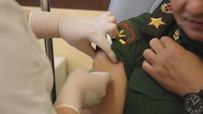 Rusya Savunma Bakanı Sergey Şoygu korona aşısı oldu