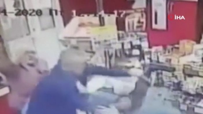 Rusya'da bir markette eski eşini 12 yerinden bıçakladı
