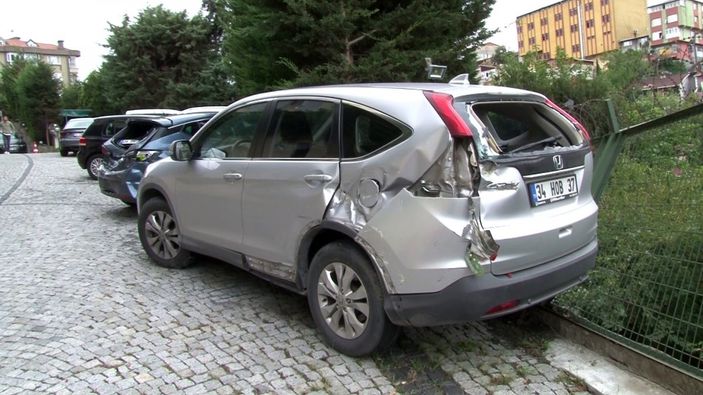 Sarıyer'de çöp kamyonu ortalığı savaş alanına çevirdi