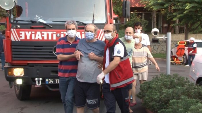 Beşiktaş'ta apartmanın bodrum katında yangın çıktı