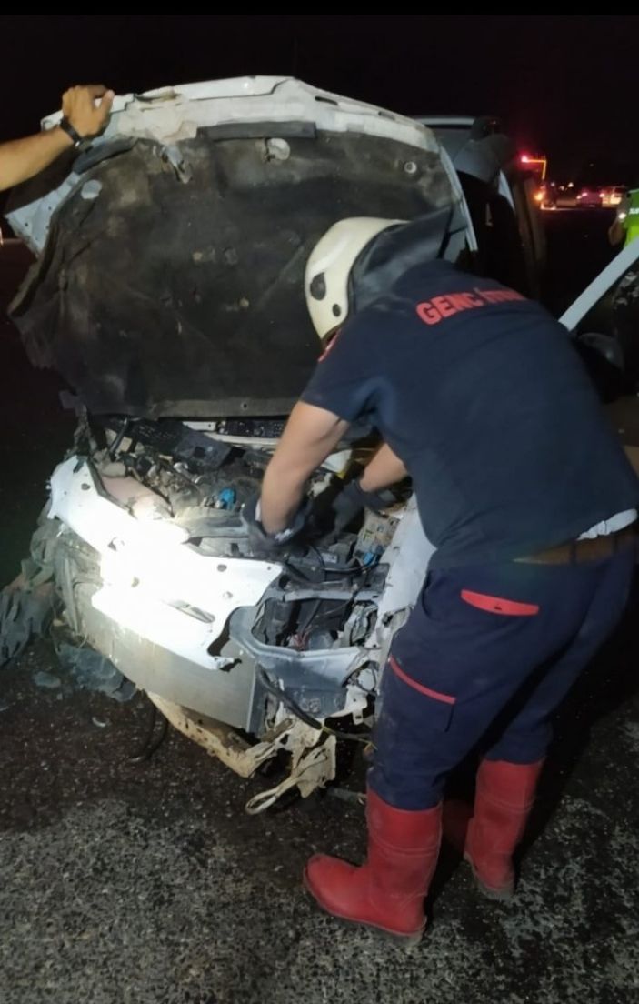Bingöl'de trafik kazası: 2 ölü 5 yaralı