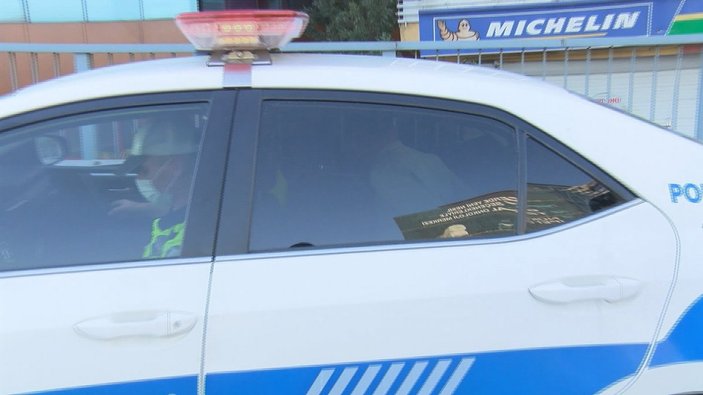 Bakırköy'de minibüs şoförünün polisten kaçma anı