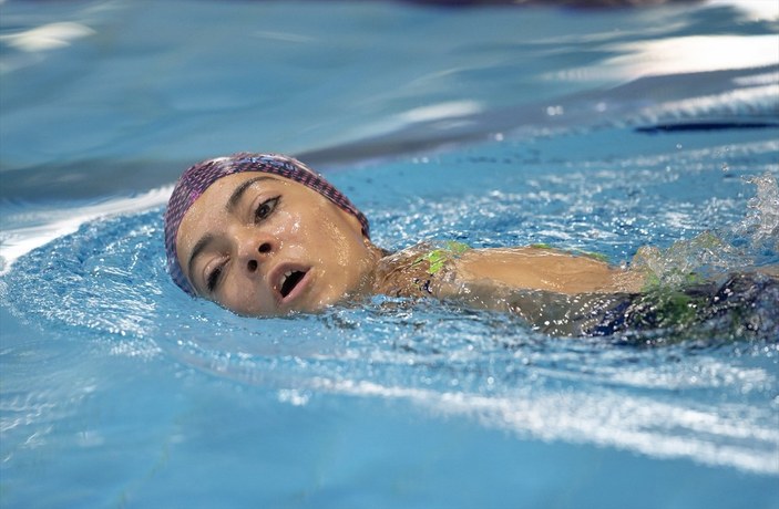 Paralimpik yüzücü Sevilay Öztürk'ün hedefi altın madalya