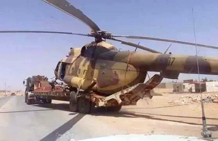 Libya'da Hafter milislerine ait bir helikopter ele geçirdi