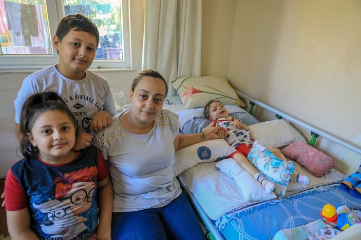 Antalya'da SMA'lı oğlunu yaşatmak için yardım bekliyor