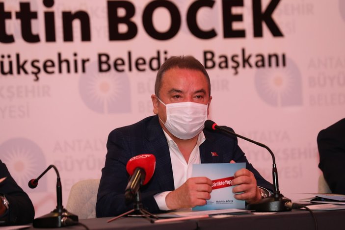 Antalya Büyükşehir Belediye Başkanı Muhittin Böcek, yoğun bakımda tedavi altında