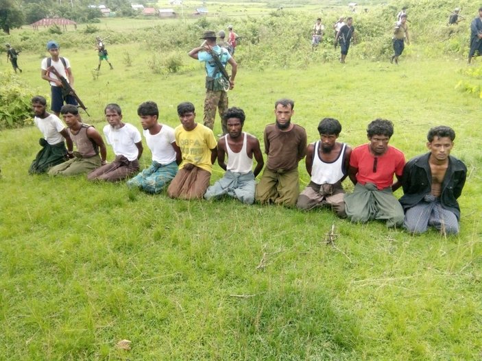 Myanmarlı askerler: Arakanlı Müslümanlara soykırım yaptık