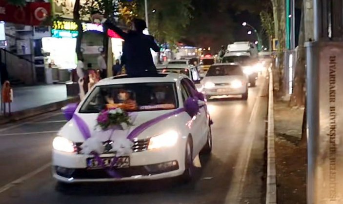 Diyarbakır'da yasağa rağmen düğün konvoyu yaptılar
