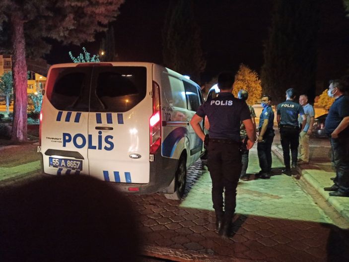 Samsun'da intihara teşebbüs eden genci polis kurtardı