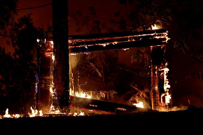 Kaliforniya'daki orman yangınları etkisini sürdürüyor